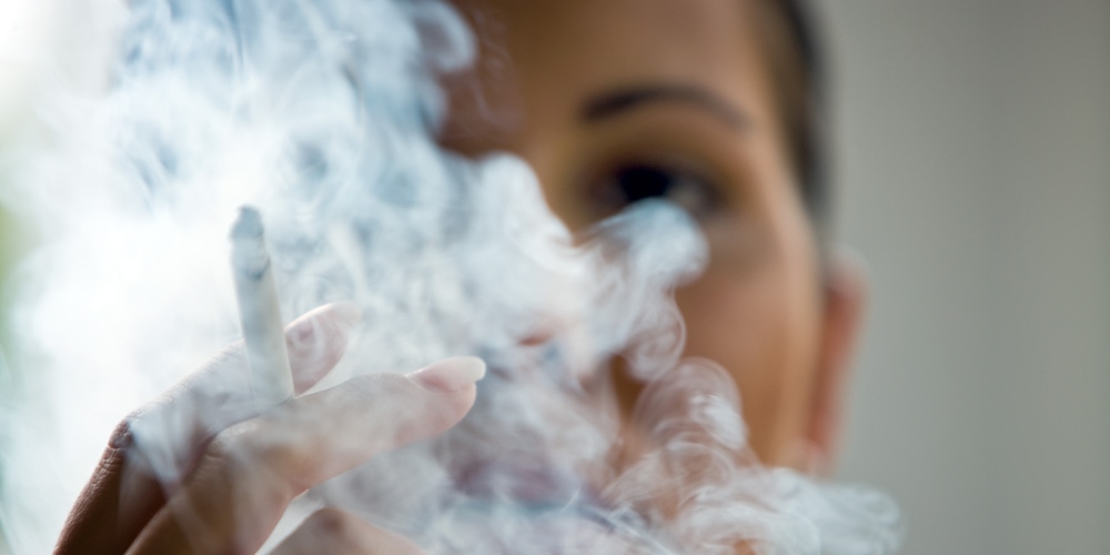 10 Tips Menjaga Mata Sehat bagi Pengguna Rokok atau Vape